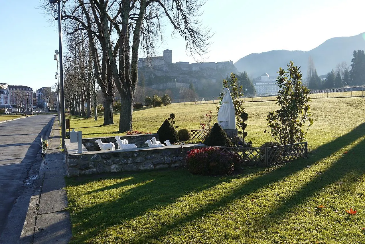 Hotel Saint-Charles Lourdes