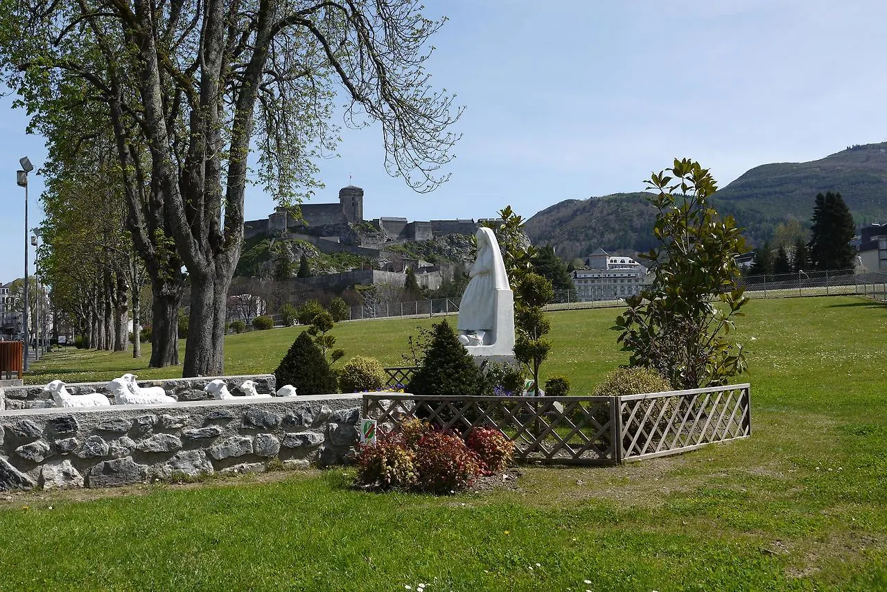 Hotel Saint-Charles Lourdes